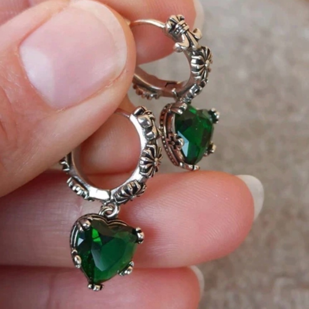 Elegant  925 Silver and Green Heart Earrings